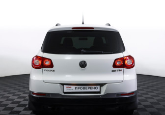 Подержанный автомобиль Volkswagen Tiguan 2008 года (6 фото)