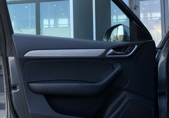 Подержанный автомобиль Audi Q3 2012 года (17 фото)