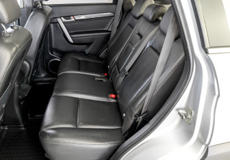 Подержанный автомобиль Chevrolet Captiva 2011 года (12 фото)