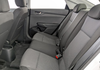 Подержанный автомобиль Hyundai Solaris Sedan 2021 года (12 фото)