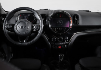 Подержанный автомобиль MINI Countryman 2021 года (12 фото)