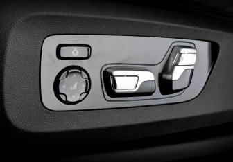 Подержанный автомобиль BMW X7 2020 года (21 фото)