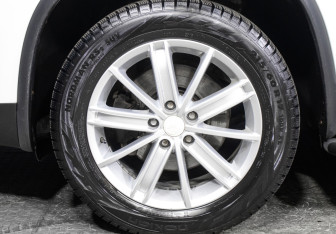 Подержанный автомобиль Volkswagen Tiguan 2016 года (20 фото)