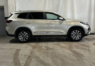 Подержанный автомобиль Chery Tiggo 8 2021 года (4 фото)