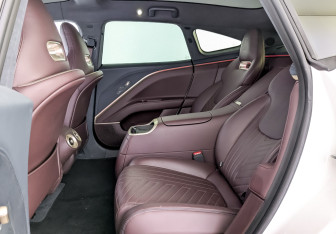 Подержанный автомобиль Avatr 11 2023 года (12 фото)