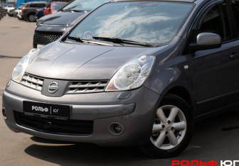 Подержанный автомобиль Nissan Note 2008 года (14 фото)
