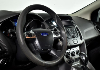 Подержанный автомобиль Ford Focus Wagon 2013 года (9 фото)