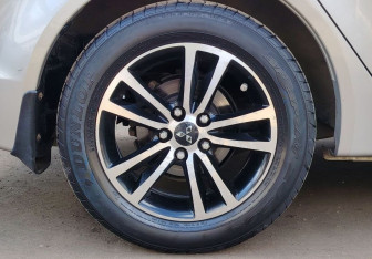 Подержанный автомобиль Mitsubishi Lancer Sedan 2013 года (13 фото)