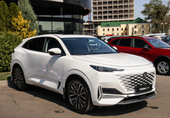 Подержанный автомобиль Changan UNI-K 2023 года (2 фото)