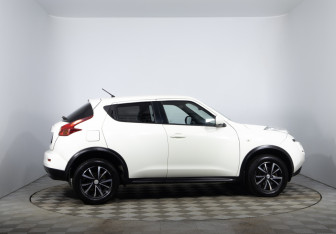 Подержанный автомобиль Nissan Juke 2013 года (4 фото)