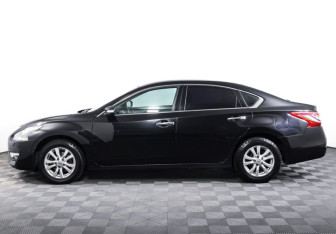 Подержанный автомобиль Nissan Teana 2014 года (8 фото)