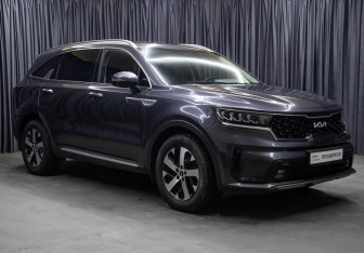 Подержанный автомобиль Kia Sorento 2022 года (3 фото)
