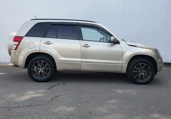 Подержанный автомобиль Suzuki Grand Vitara 2010 года (4 фото)