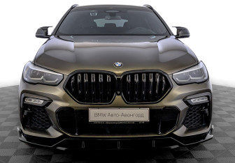 Подержанный автомобиль BMW X6 2020 года (2 фото)
