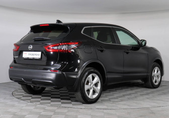 Подержанный автомобиль Nissan Qashqai 2020 года (5 фото)