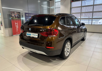 Подержанный автомобиль BMW X1 2013 года (4 фото)