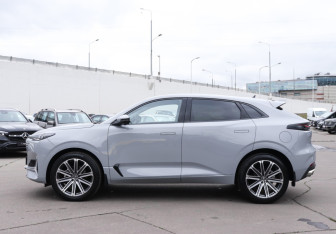 Подержанный автомобиль Changan UNI-K 2024 года (8 фото)