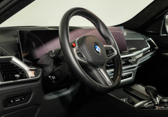 Подержанный автомобиль BMW X6 M 2024 года (12 фото)