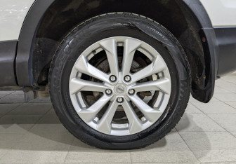 Подержанный автомобиль Nissan Qashqai 2014 года (12 фото)