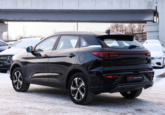 Подержанный автомобиль JAC JS6 2022 года (7 фото)