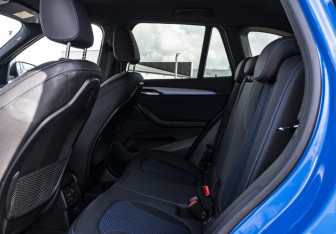 Подержанный автомобиль BMW X1 2020 года (16 фото)
