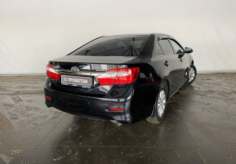 Подержанный автомобиль Toyota Camry Sedan 2014 года (6 фото)
