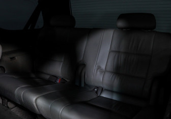 Подержанный автомобиль Toyota Sequoia 2004 года (16 фото)