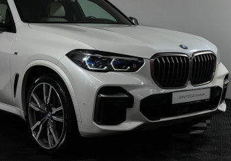Подержанный автомобиль BMW X5 2021 года (23 фото)