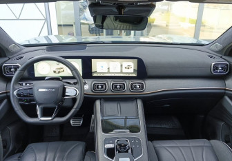 Подержанный автомобиль Jaecoo J8 2024 года (12 фото)