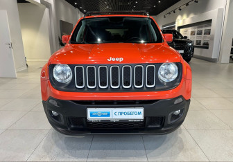 Подержанный автомобиль Jeep Renegade 2018 года (2 фото)