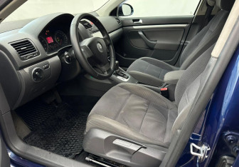 Подержанный автомобиль Volkswagen Jetta Sedan 2007 года (9 фото)