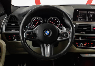 Подержанный автомобиль BMW X3 2019 года (11 фото)