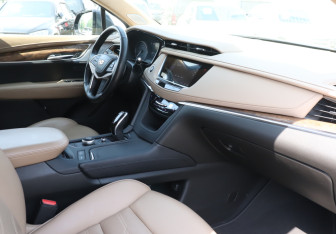 Подержанный автомобиль Cadillac XT5 2021 года (9 фото)