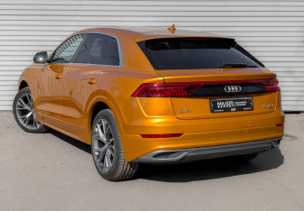 Подержанный автомобиль Audi Q8 2019 года (7 фото)