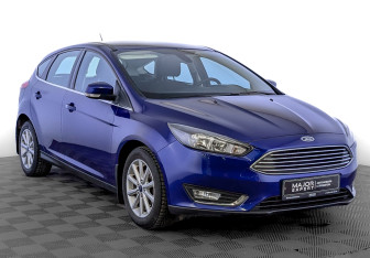 Подержанный автомобиль Ford Focus Hatchback 2016 года (3 фото)