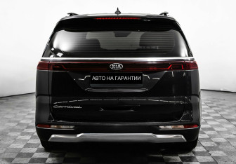 Подержанный автомобиль Kia Carnival 2020 года (6 фото)