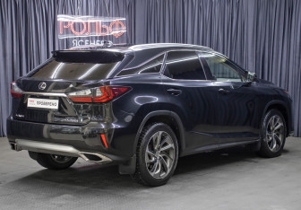 Подержанный автомобиль Lexus RX 2017 года (5 фото)