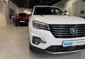 Подержанный автомобиль Changan CS75 2020 года (7 фото)