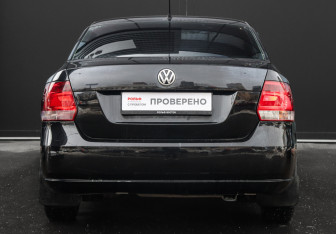 Подержанный автомобиль Volkswagen Polo Sedan 2012 года (5 фото)