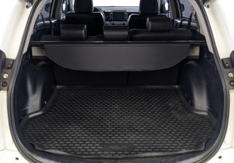 Подержанный автомобиль Toyota RAV4 2018 года (10 фото)