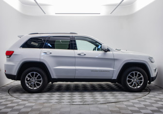 Подержанный автомобиль Jeep Grand Cherokee 2015 года (6 фото)