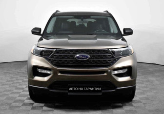 Подержанный автомобиль Ford Explorer 2020 года (2 фото)