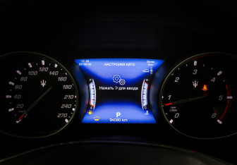 Подержанный автомобиль Maserati Levante 2018 года (15 фото)