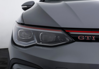Подержанный автомобиль Volkswagen Golf GTI Hatchback 2021 года (24 фото)