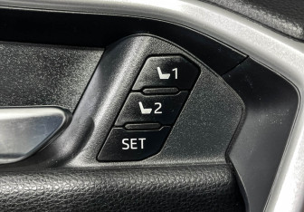 Подержанный автомобиль Toyota RAV4 2021 года (15 фото)
