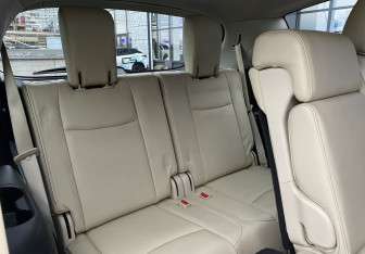 Подержанный автомобиль Infiniti QX60 2018 года (30 фото)