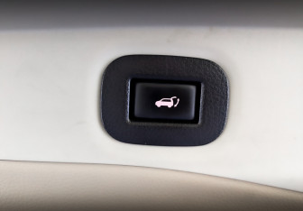 Подержанный автомобиль Nissan X-Trail 2016 года (27 фото)