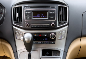 Подержанный автомобиль Hyundai H-1 2021 года (16 фото)