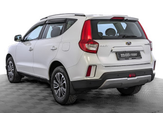 Подержанный автомобиль Geely Emgrand X7 2019 года (7 фото)