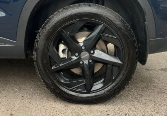 Подержанный автомобиль Omoda C5 2023 года (16 фото)